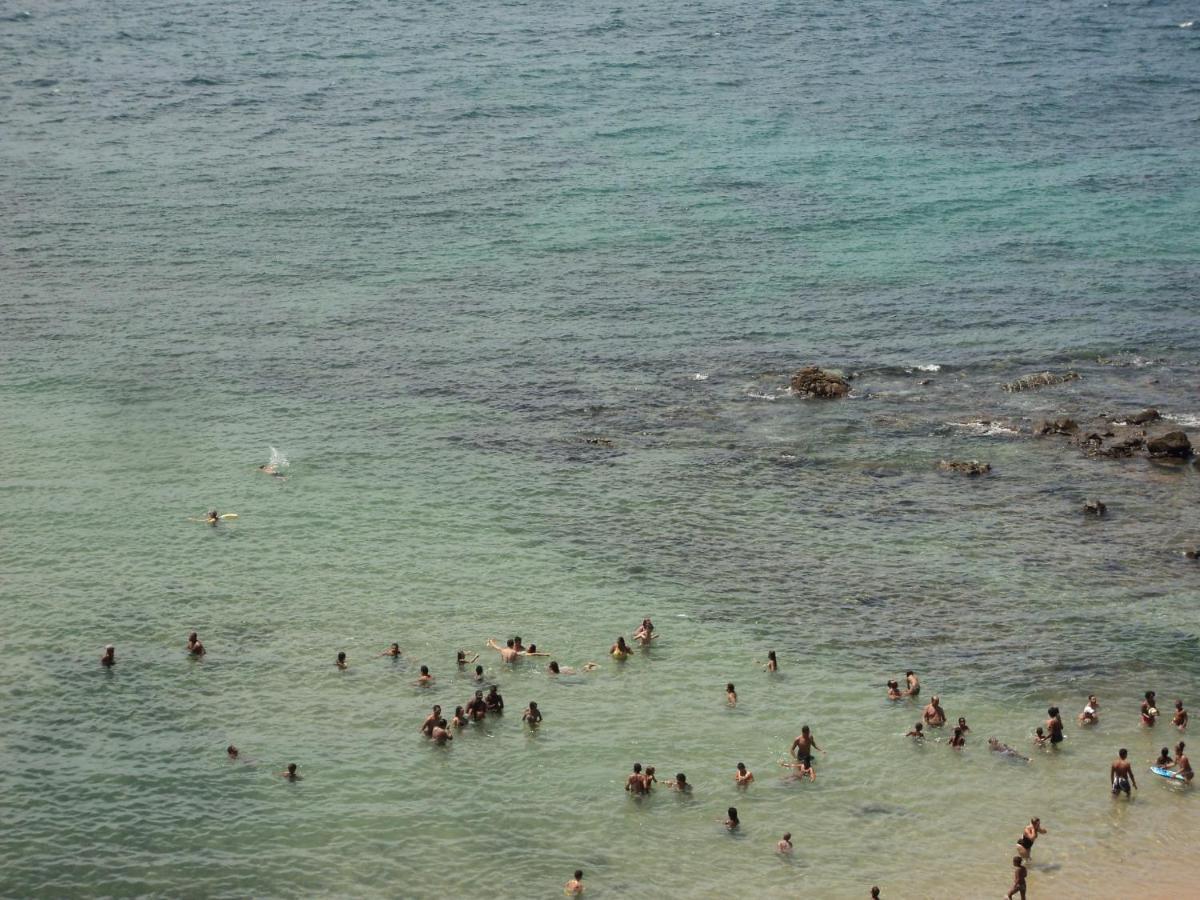 Appartamento Pequeno e Completo na Orla Salvador Esterno foto